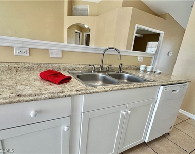 2015 Xelda Avenue N - Photo Thumbnail 9