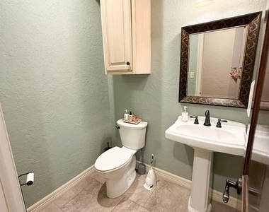 6470 Claybourn Drive Drive - Photo Thumbnail 10