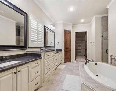 6470 Claybourn Drive Drive - Photo Thumbnail 14