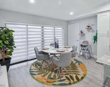 3911 Nw 40th Lane - Photo Thumbnail 7