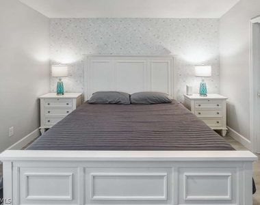3911 Nw 40th Lane - Photo Thumbnail 5