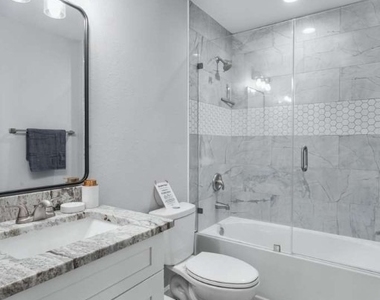 3911 Nw 40th Lane - Photo Thumbnail 3