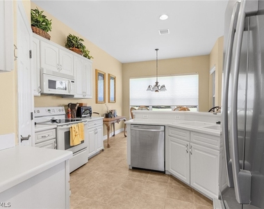 6753 Bent Grass Drive - Photo Thumbnail 8
