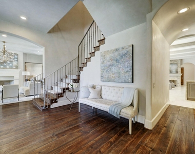 5610 Lynbrook Drive - Photo Thumbnail 8