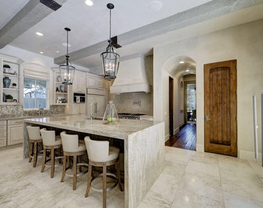 5610 Lynbrook Drive - Photo Thumbnail 13