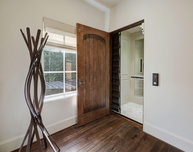 5610 Lynbrook Drive - Photo Thumbnail 24