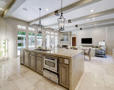 5610 Lynbrook Drive - Photo Thumbnail 12
