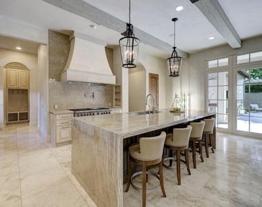 5610 Lynbrook Drive - Photo Thumbnail 2