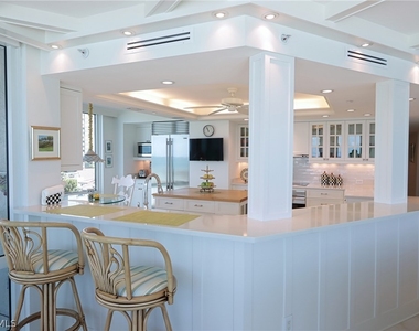 4651 Gulf Shore Boulevard N - Photo Thumbnail 10