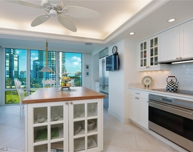 4651 Gulf Shore Boulevard N - Photo Thumbnail 7