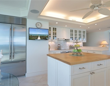 4651 Gulf Shore Boulevard N - Photo Thumbnail 9