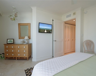 4651 Gulf Shore Boulevard N - Photo Thumbnail 18