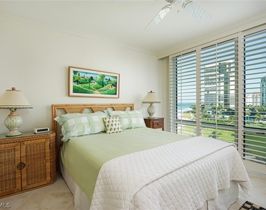 4651 Gulf Shore Boulevard N - Photo Thumbnail 17