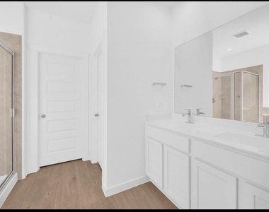 31827 Kellan Grove Court - Photo Thumbnail 8