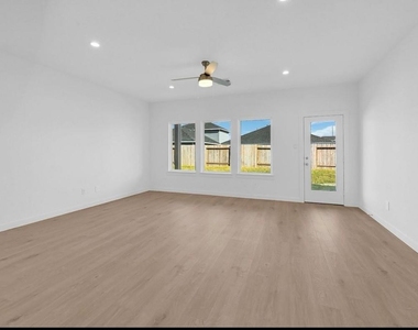 31827 Kellan Grove Court - Photo Thumbnail 7