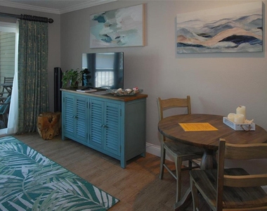 6300 Seawall Boulevard - Photo Thumbnail 5