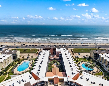 6300 Seawall Boulevard - Photo Thumbnail 2