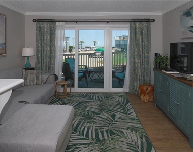 6300 Seawall Boulevard - Photo Thumbnail 4