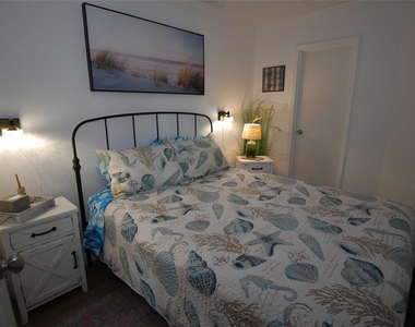 6300 Seawall Boulevard - Photo Thumbnail 10