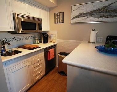 6300 Seawall Boulevard - Photo Thumbnail 8