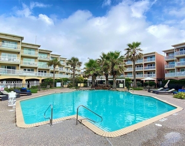 6300 Seawall Boulevard - Photo Thumbnail 20