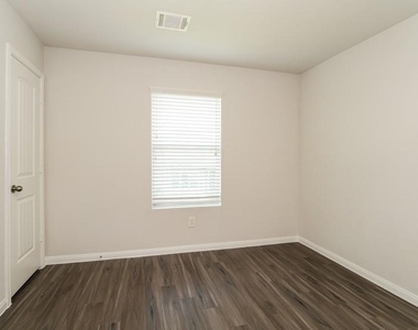 5818 Long Arbor Lane - Photo Thumbnail 9
