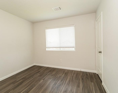 5818 Long Arbor Lane - Photo Thumbnail 11