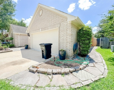 11922 Hueco Tanks Drive - Photo Thumbnail 35