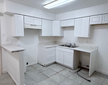 5625 Antoine Drive - Photo Thumbnail 7
