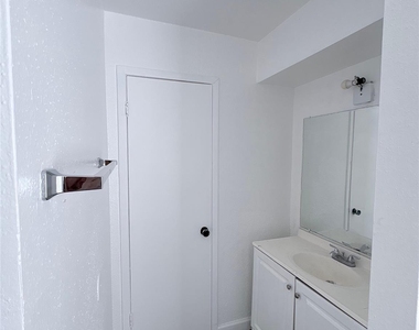 5625 Antoine Drive - Photo Thumbnail 10