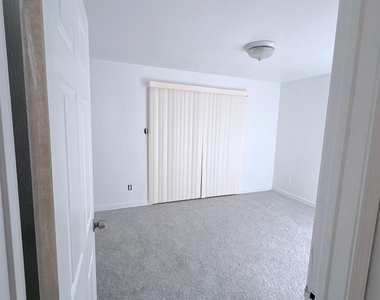 5625 Antoine Drive - Photo Thumbnail 4