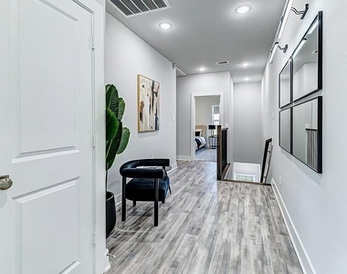 4677 Bellfort Street - Photo Thumbnail 9