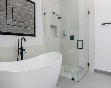 709 Memorial Heights Drive - Photo Thumbnail 29
