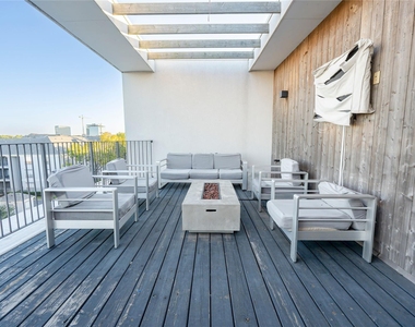 709 Memorial Heights Drive - Photo Thumbnail 45