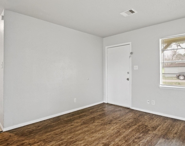612 Marshall Road - Photo Thumbnail 2