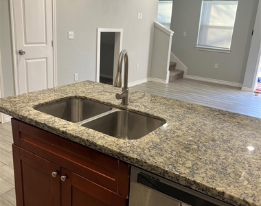 10978 Maywood Street - Photo Thumbnail 8