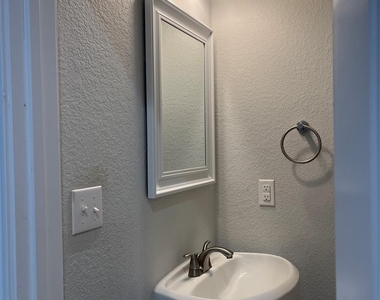 10978 Maywood Street - Photo Thumbnail 10