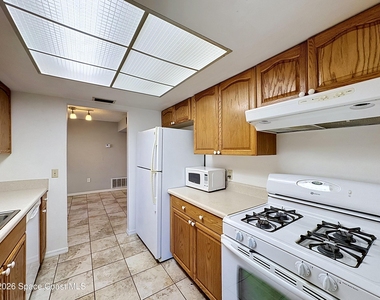 48 Bogart Place - Photo Thumbnail 5