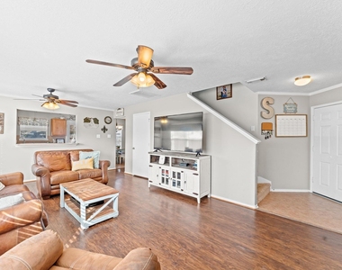 7218 Cool Springs Court - Photo Thumbnail 5