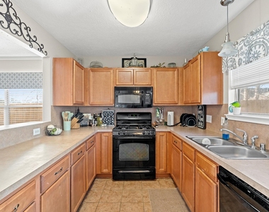 7218 Cool Springs Court - Photo Thumbnail 13