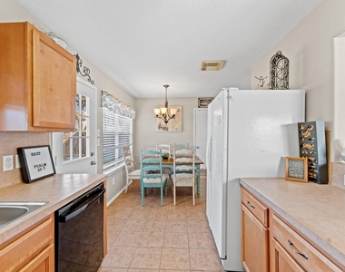 7218 Cool Springs Court - Photo Thumbnail 15