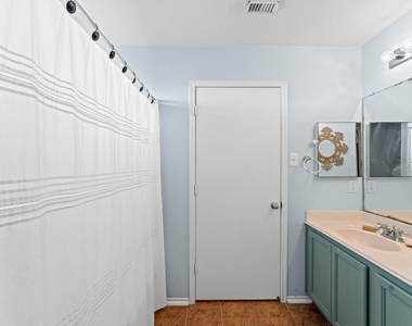 7218 Cool Springs Court - Photo Thumbnail 11