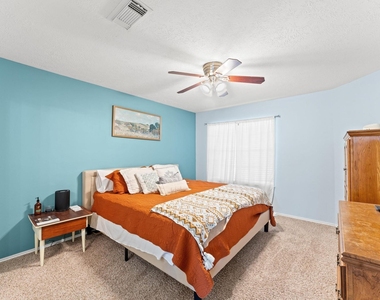 7218 Cool Springs Court - Photo Thumbnail 9
