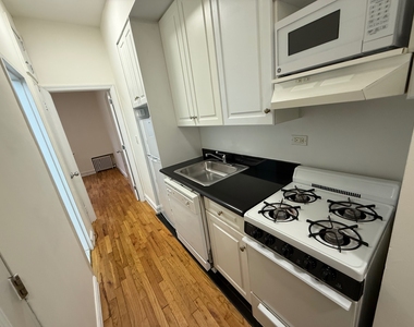 333 East 84th Street - Photo Thumbnail 2