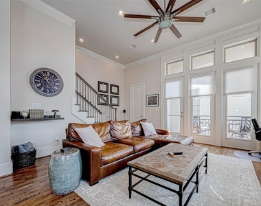 2524 Sherwin Street - Photo Thumbnail 1