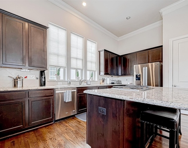 2524 Sherwin Street - Photo Thumbnail 18