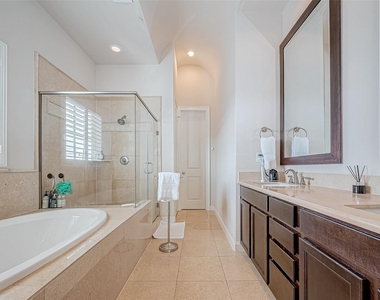 2524 Sherwin Street - Photo Thumbnail 8