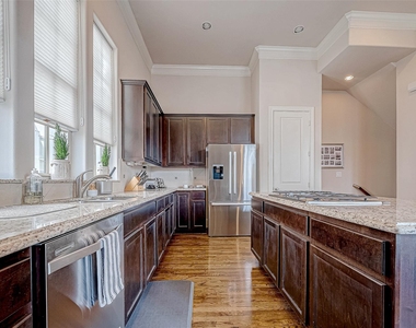 2524 Sherwin Street - Photo Thumbnail 28