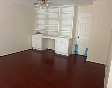 15319 Truslow Point Lane - Photo Thumbnail 11