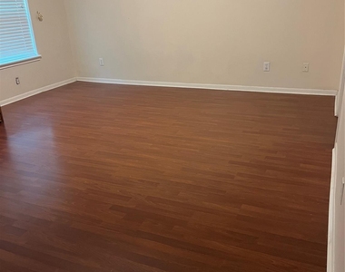 15319 Truslow Point Lane - Photo Thumbnail 7